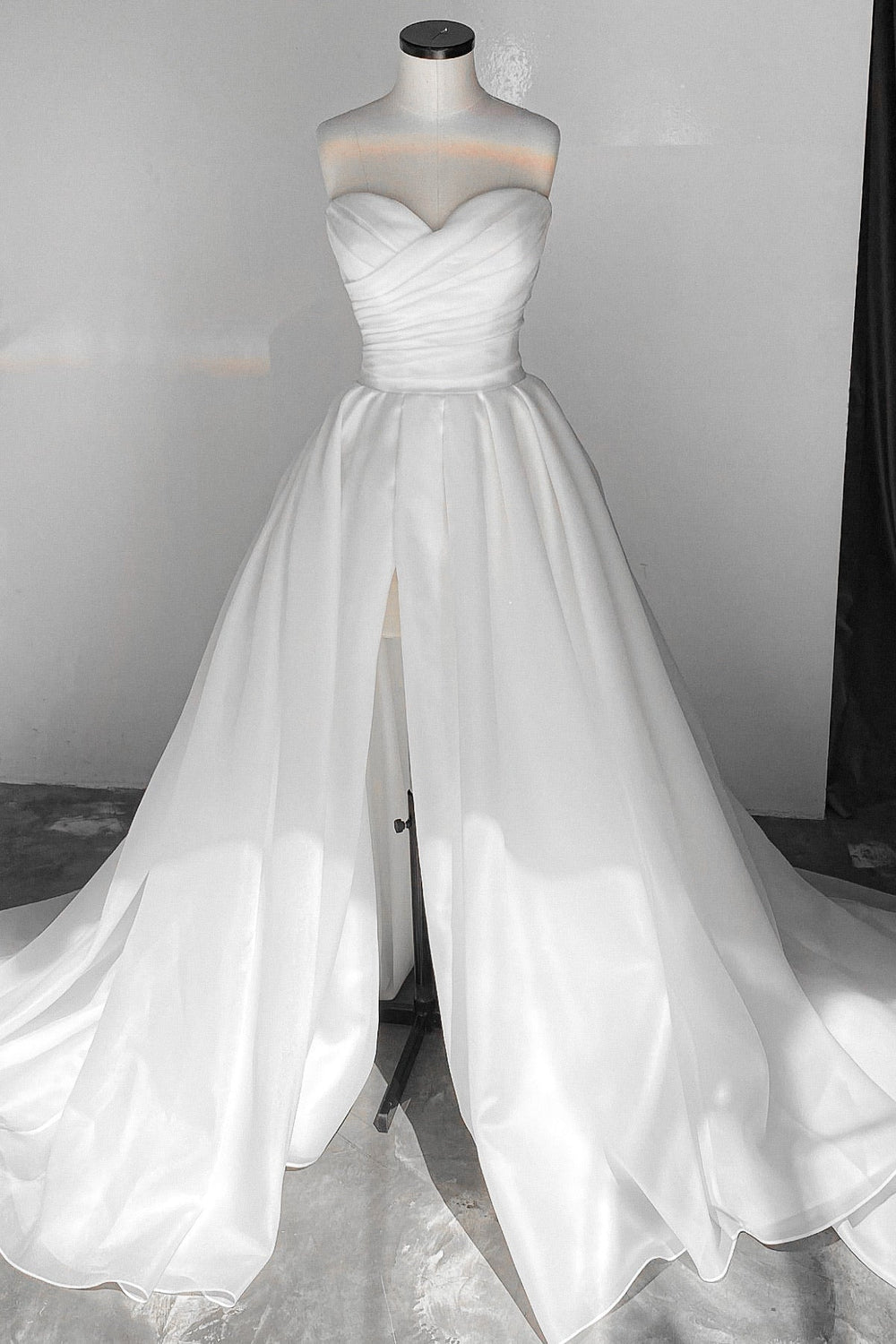 Light ivory Extra Convertible Wedding Dress Audrey (Basic dress + bolero + bow + detachable train) details - VOLAKK