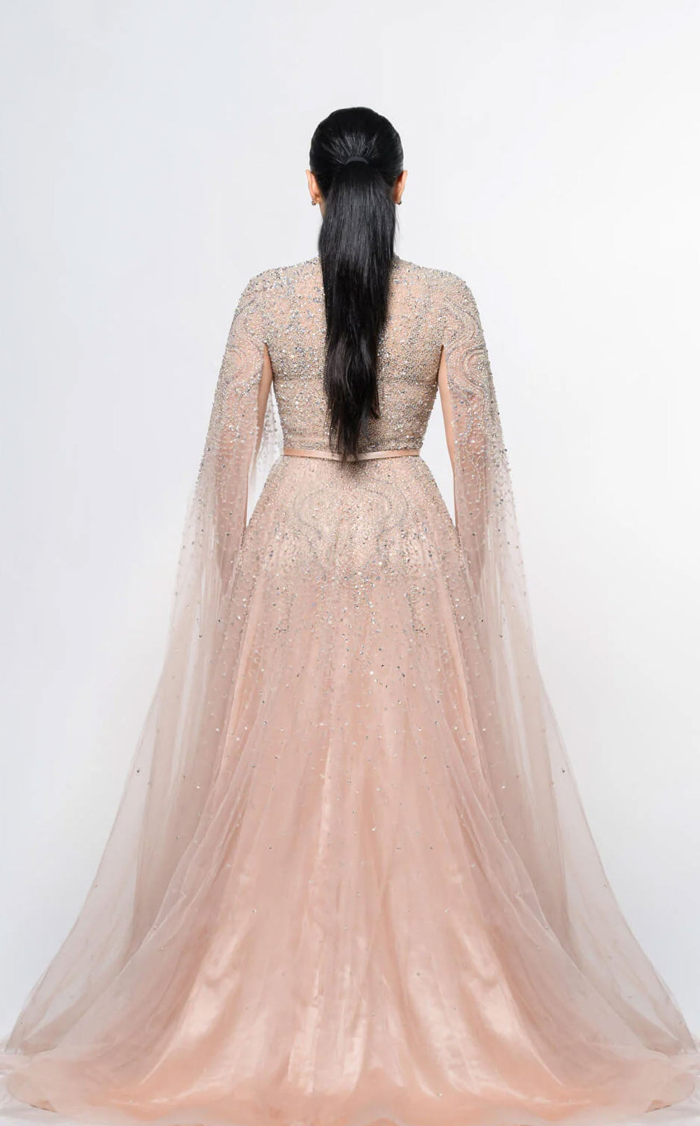 Exquisite Iyza Belaar Noor Dress detail view - VOLAKK