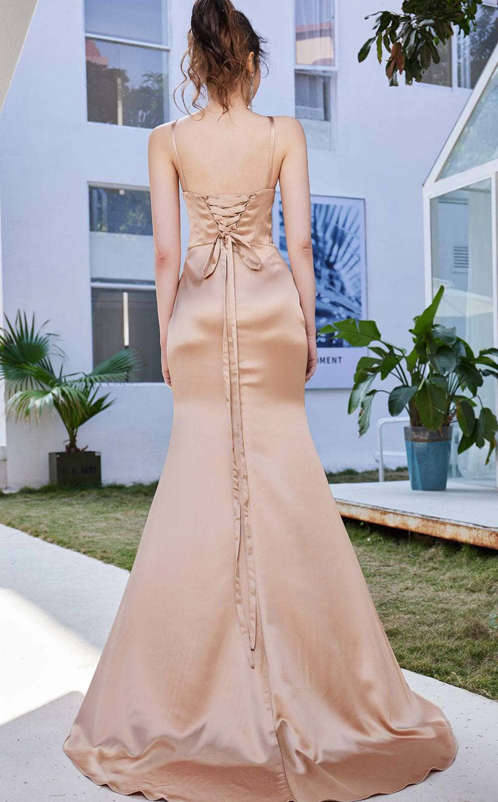 Exquisite Jadore J21031 Dress detail view - VOLAKK