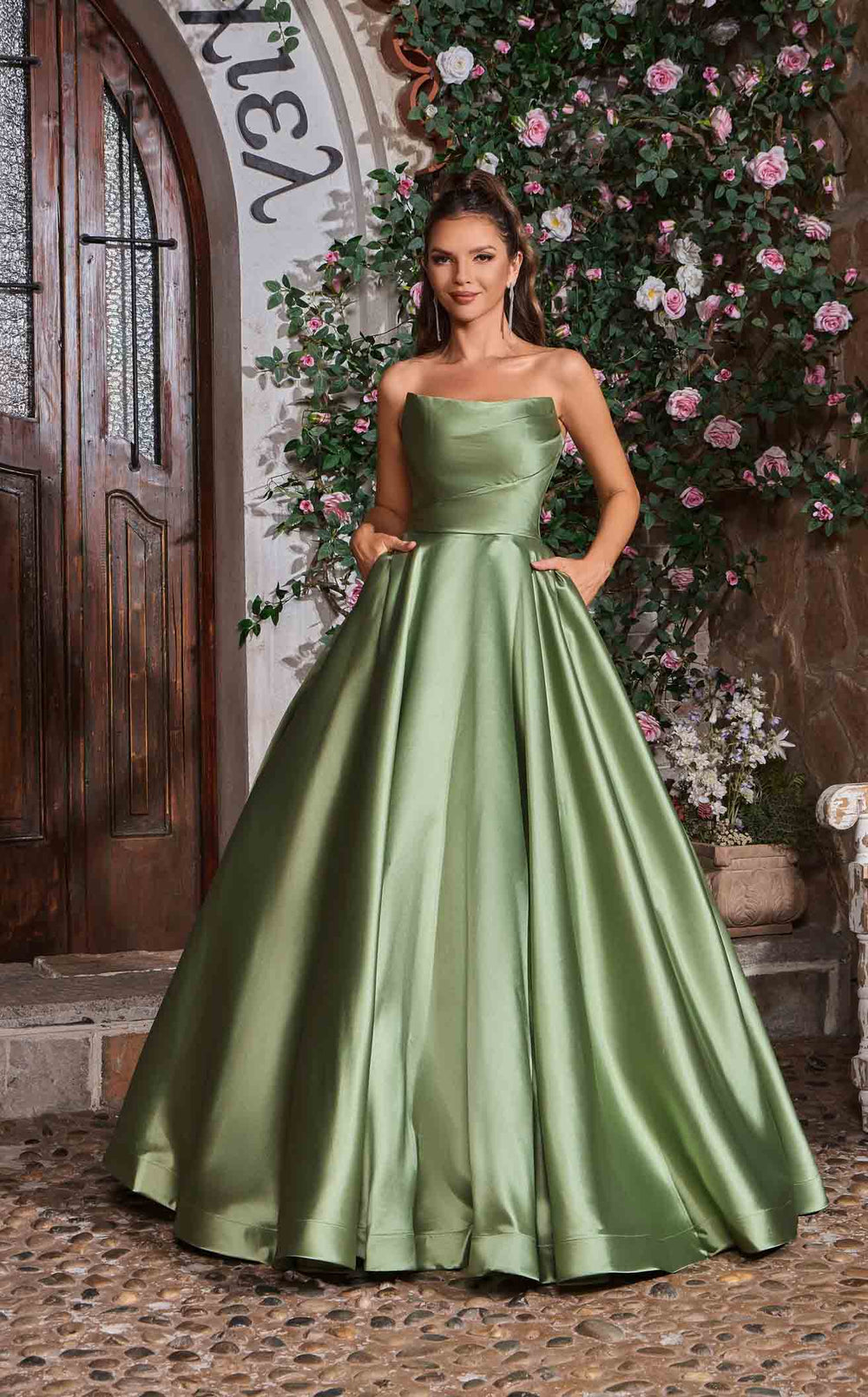 Exquisite Jadore J26022 Dress detail view - VOLAKK