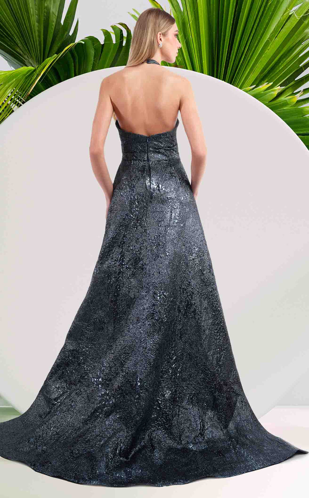 Exquisite Janique 24981 Dress detail view - VOLAKK
