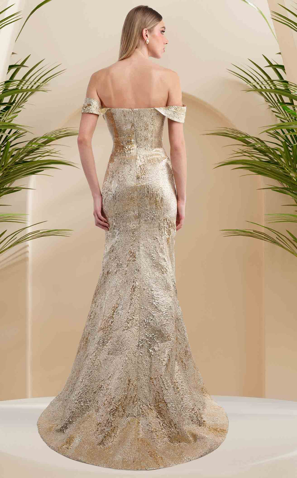 Exquisite Janique 24982 Dress detail view - VOLAKK