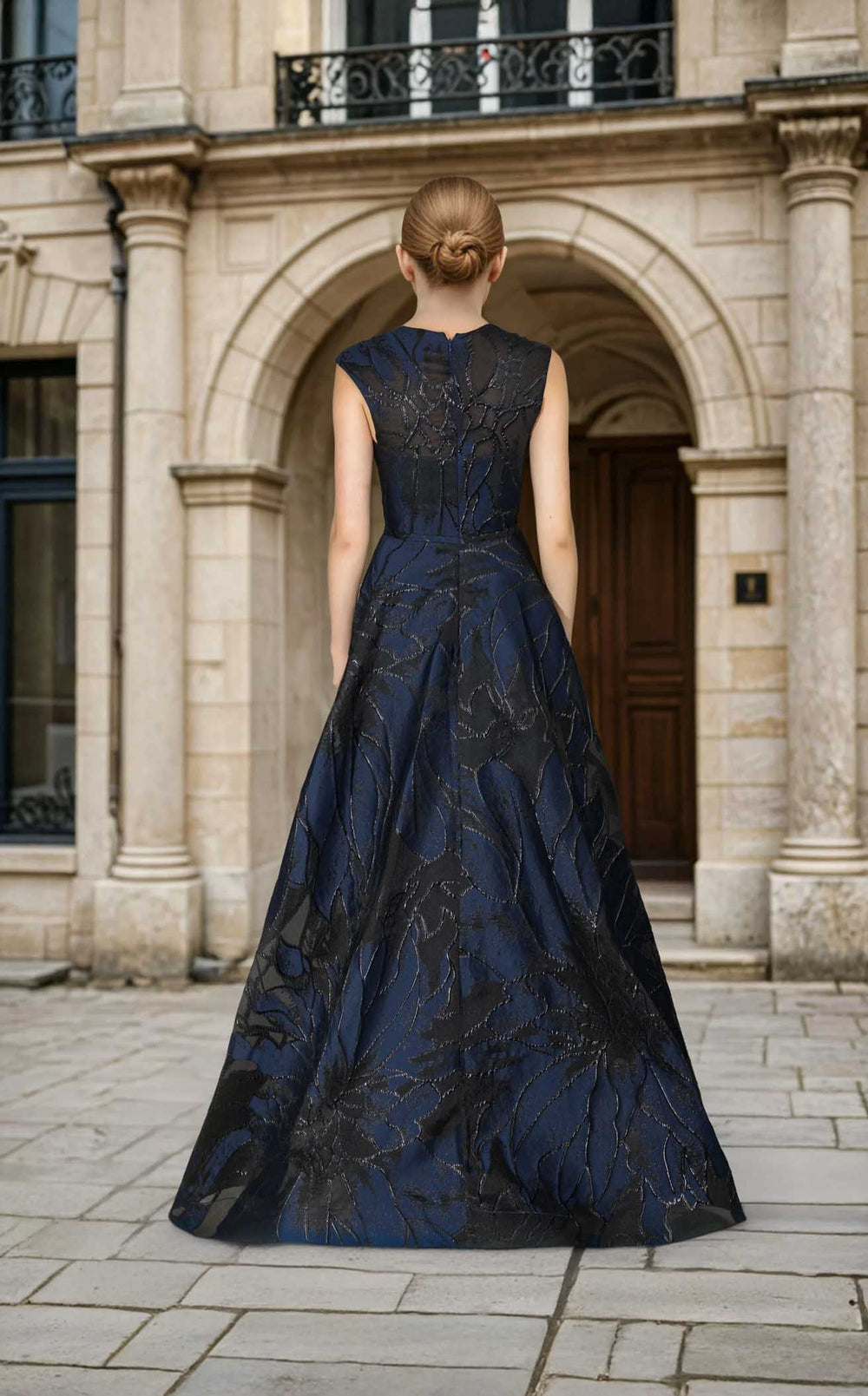 Exquisite Janique 26209 Dress detail view - VOLAKK