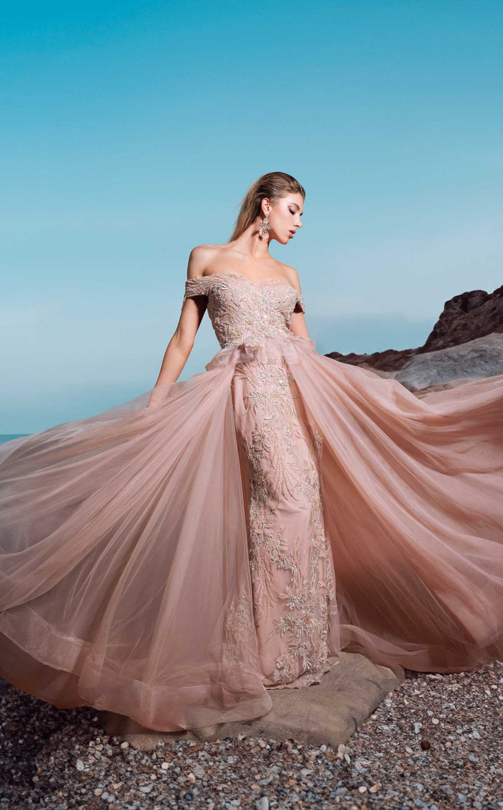 Exquisite Janique 9639 Dress detail view - VOLAKK