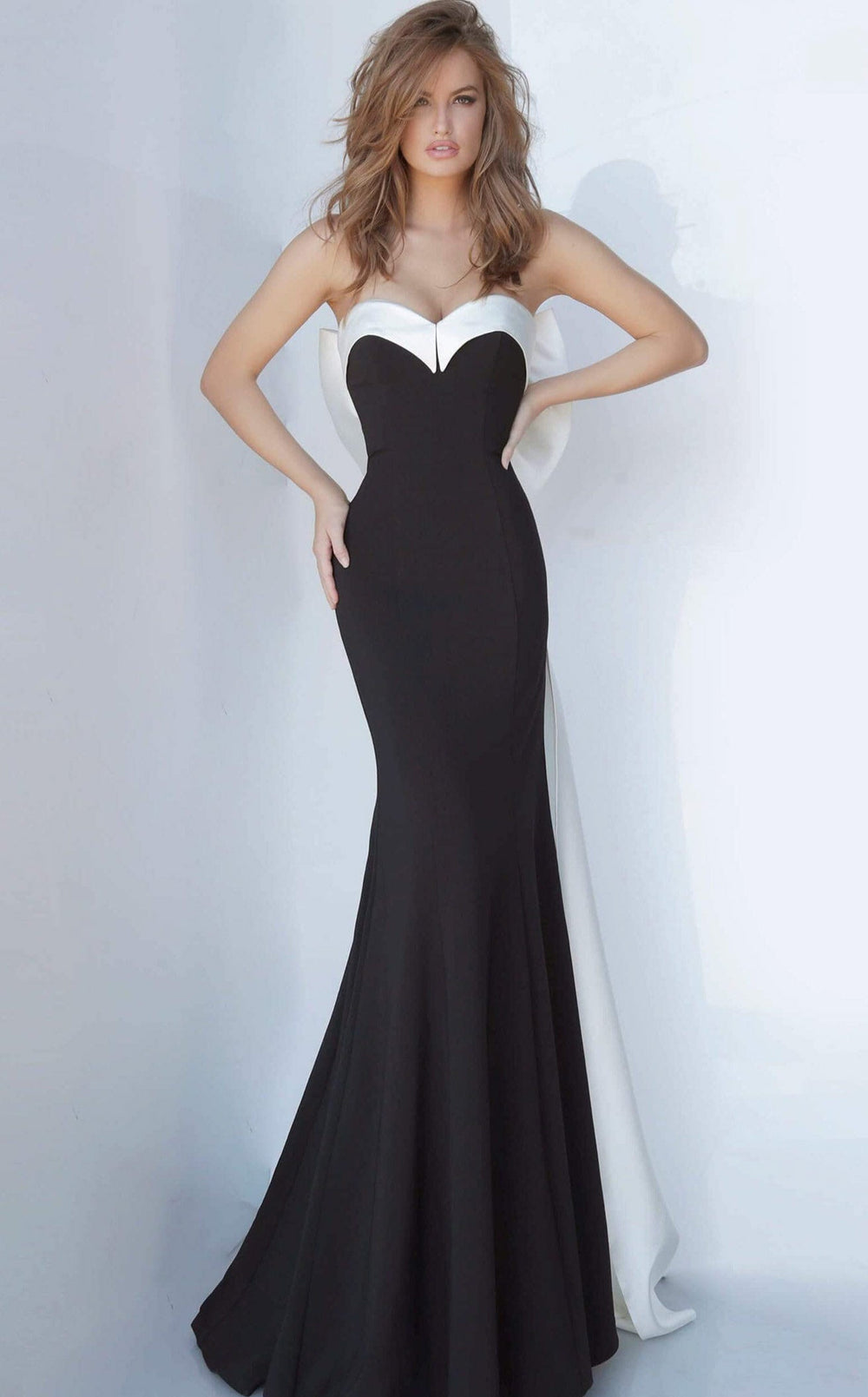 Exquisite Jovani 12020 Dress detail view - VOLAKK