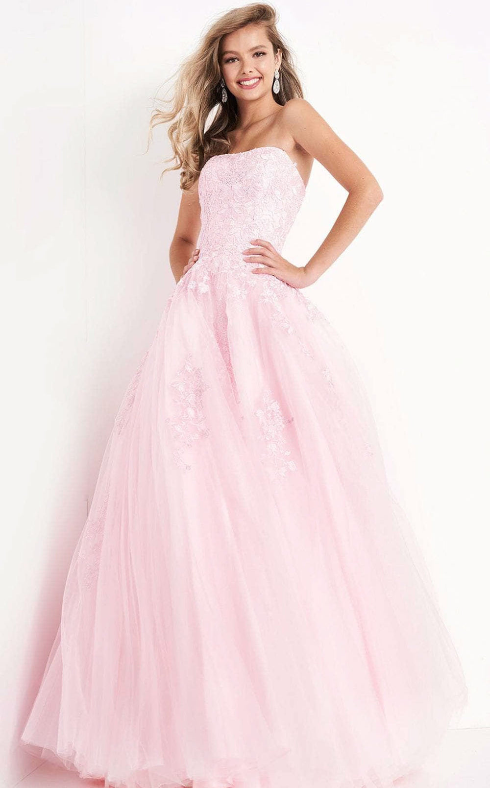 Exquisite Jovani 1831 Dress detail view - VOLAKK