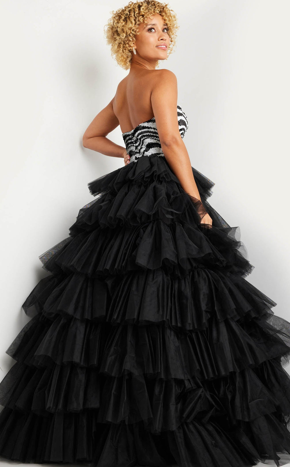 Exquisite Jovani 38360 Dress detail view - VOLAKK
