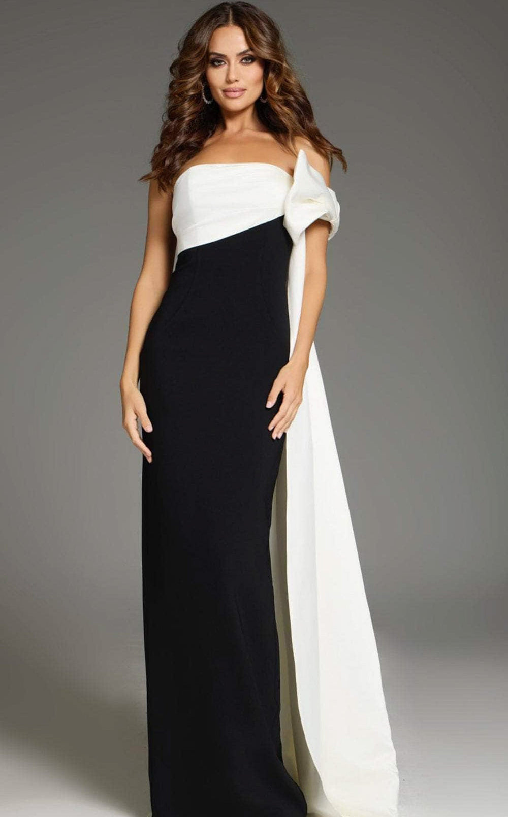 Exquisite Jovani 38864 Dress detail view - VOLAKK