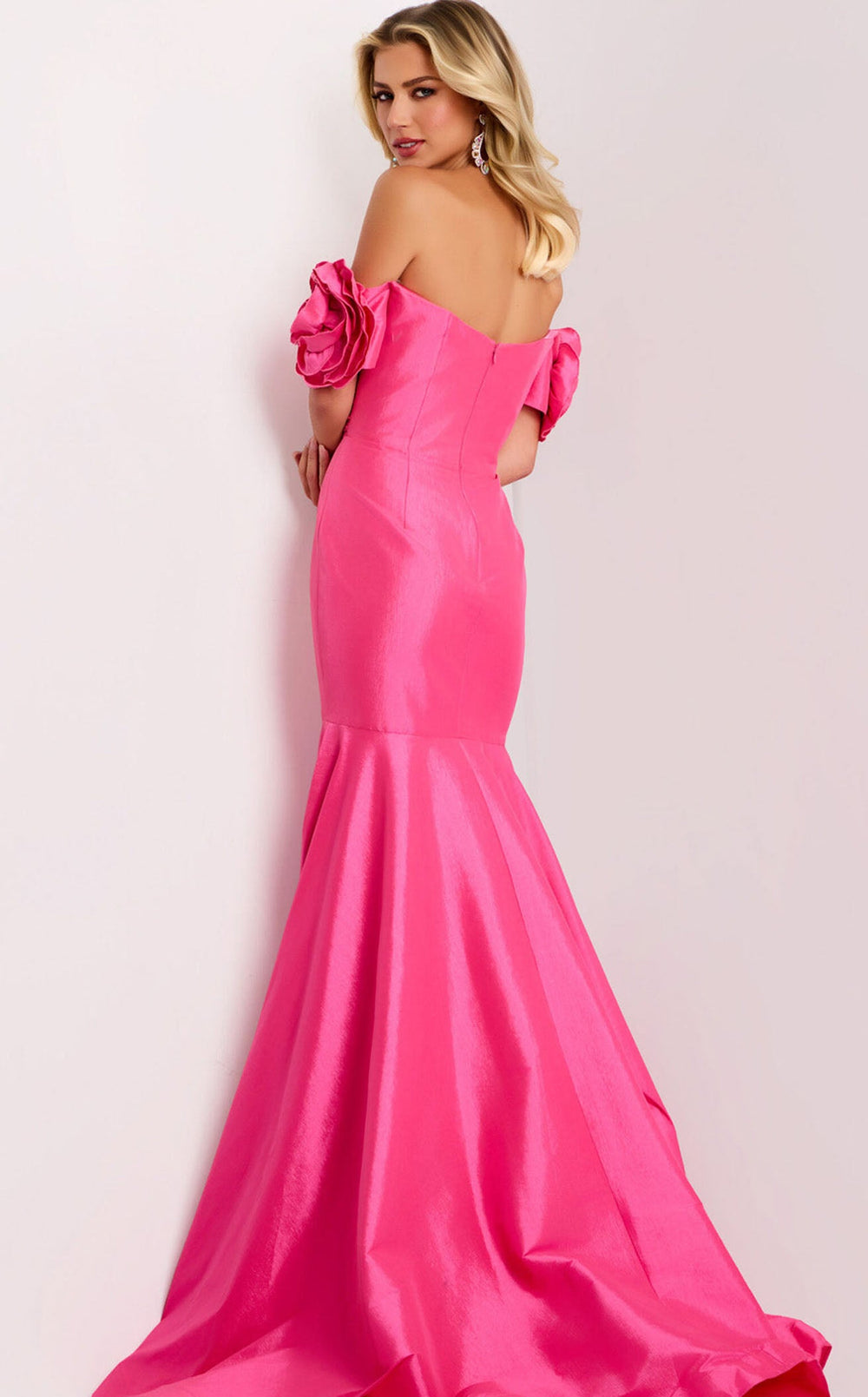 Exquisite Jovani 43015 Dress detail view - VOLAKK