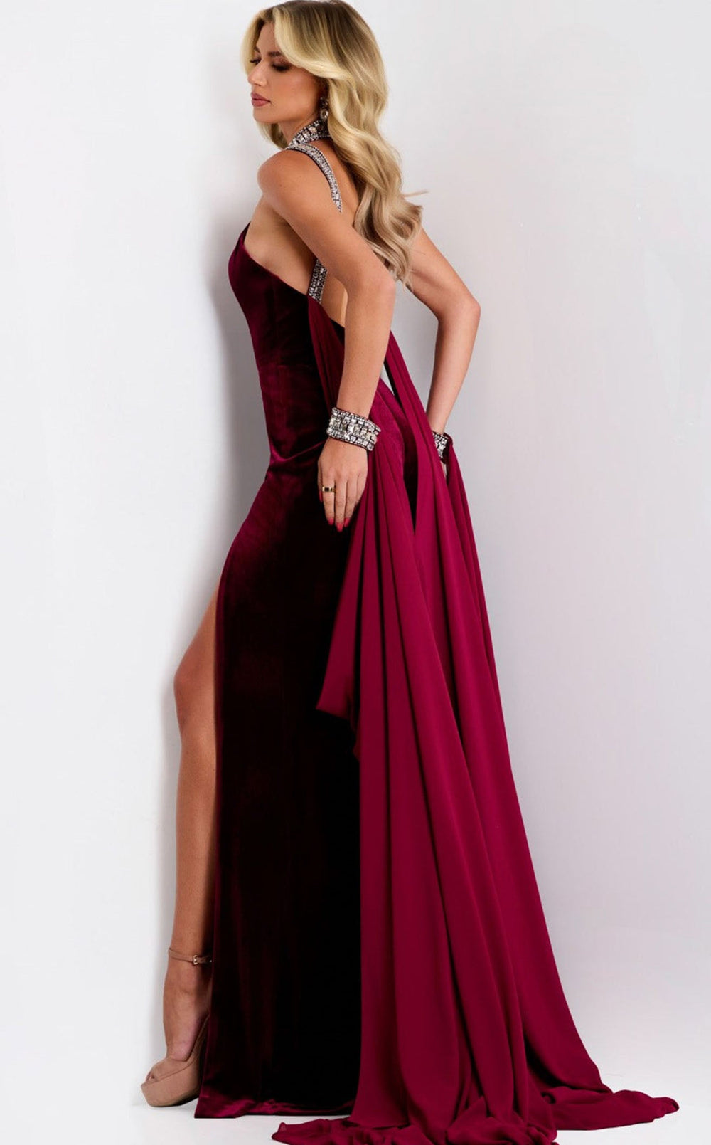 Exquisite Jovani 43699 Dress detail view - VOLAKK