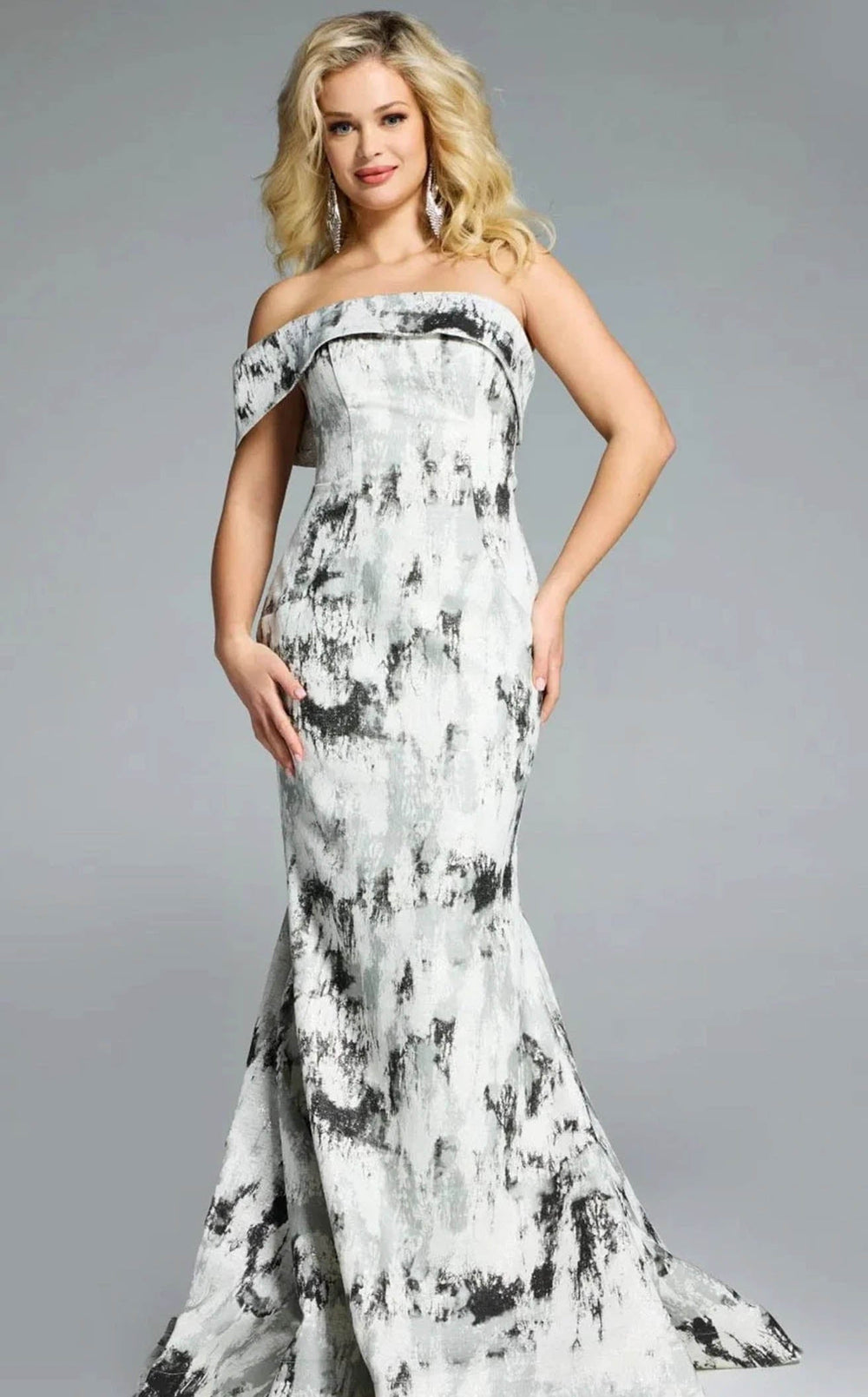 Exquisite Jovani 43977 Dress detail view - VOLAKK