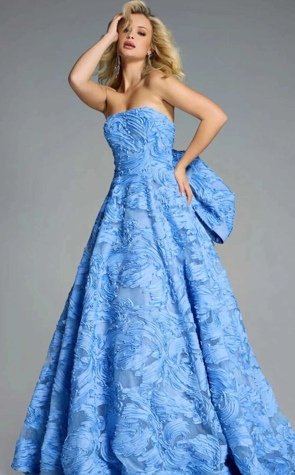Exquisite Jovani 44114 Dress detail view - VOLAKK