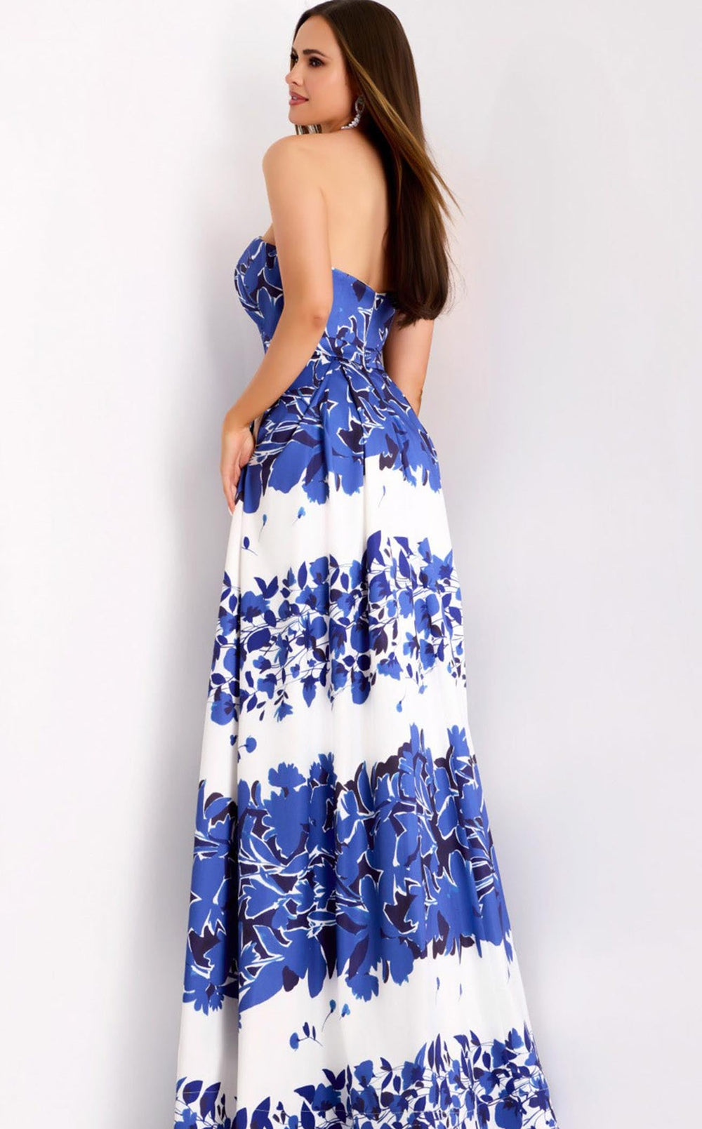 Exquisite Jovani 44720 Dress detail view - VOLAKK