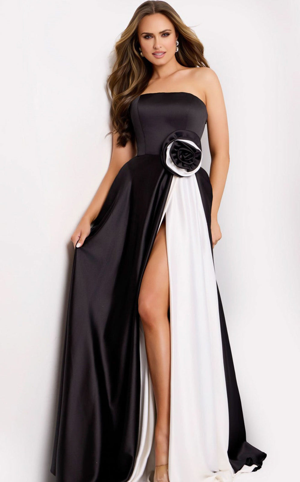 Exquisite Jovani 45209 Dress detail view - VOLAKK