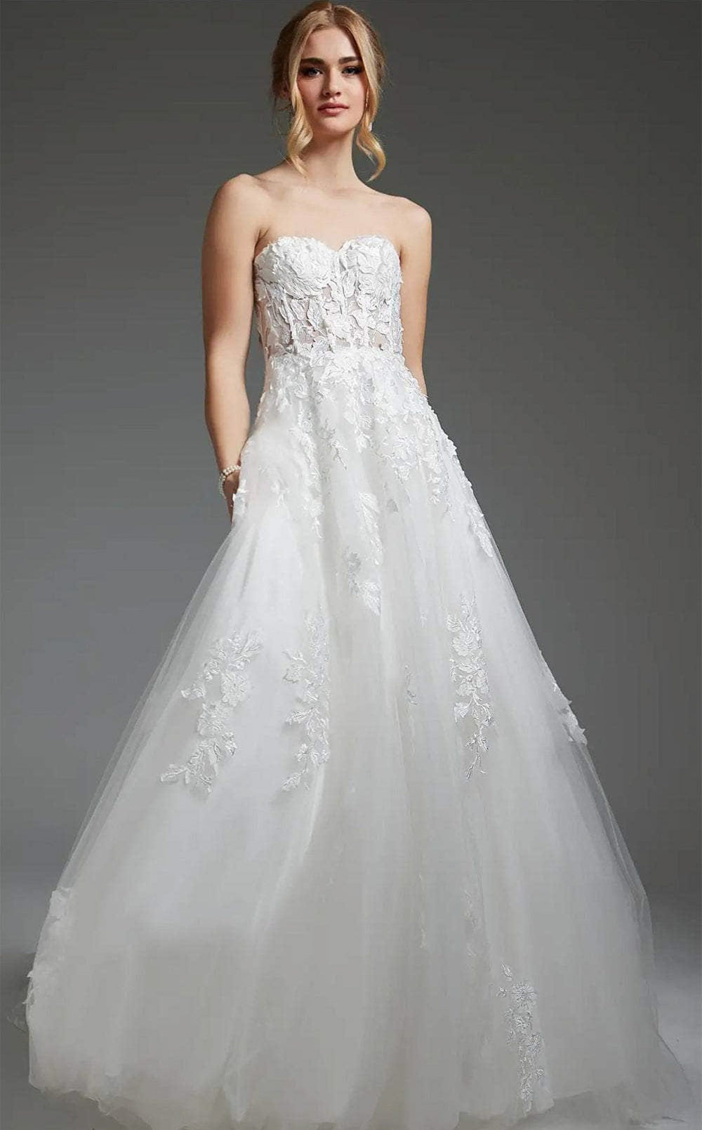 Exquisite Jovani JB05361 Dress detail view - VOLAKK
