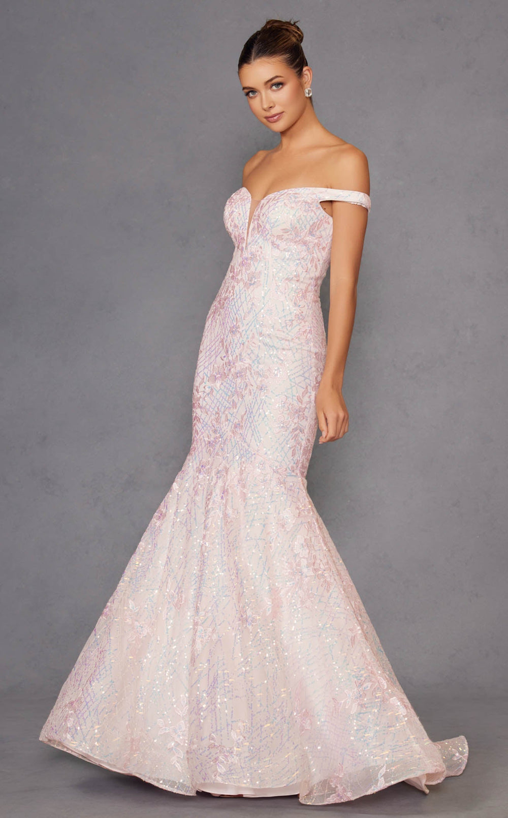 Exquisite Juliet 2412 Dress detail view - VOLAKK