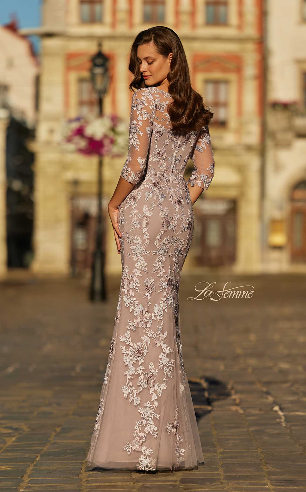 Exquisite La Femme 31464 Dress detail view - VOLAKK