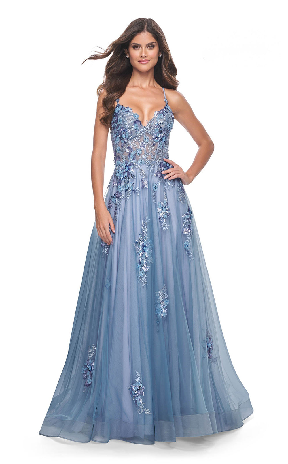 Exquisite La Femme 32057 Dress detail view - VOLAKK