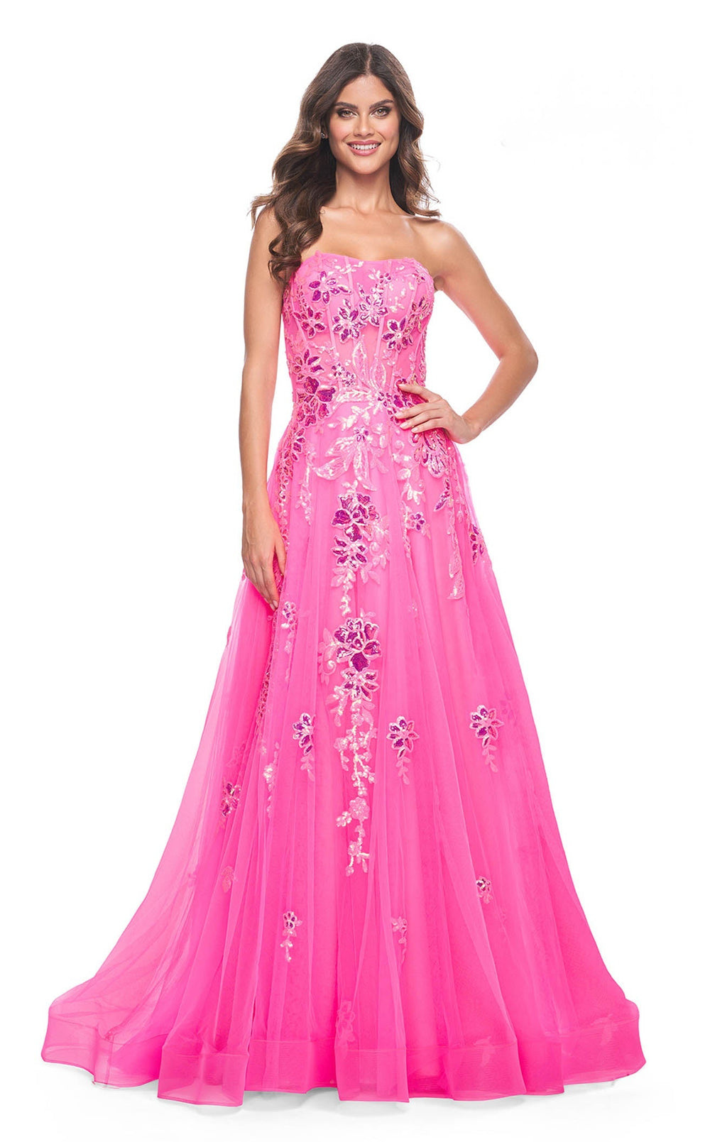 Exquisite La Femme 32137 Dress detail view - VOLAKK