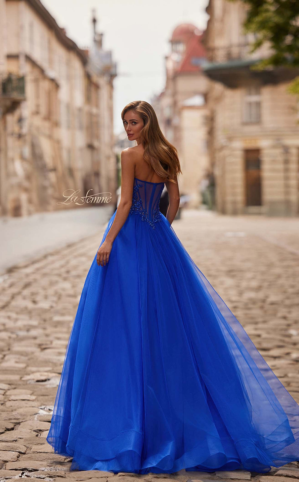 Exquisite La Femme 33363 Dress detail view - VOLAKK