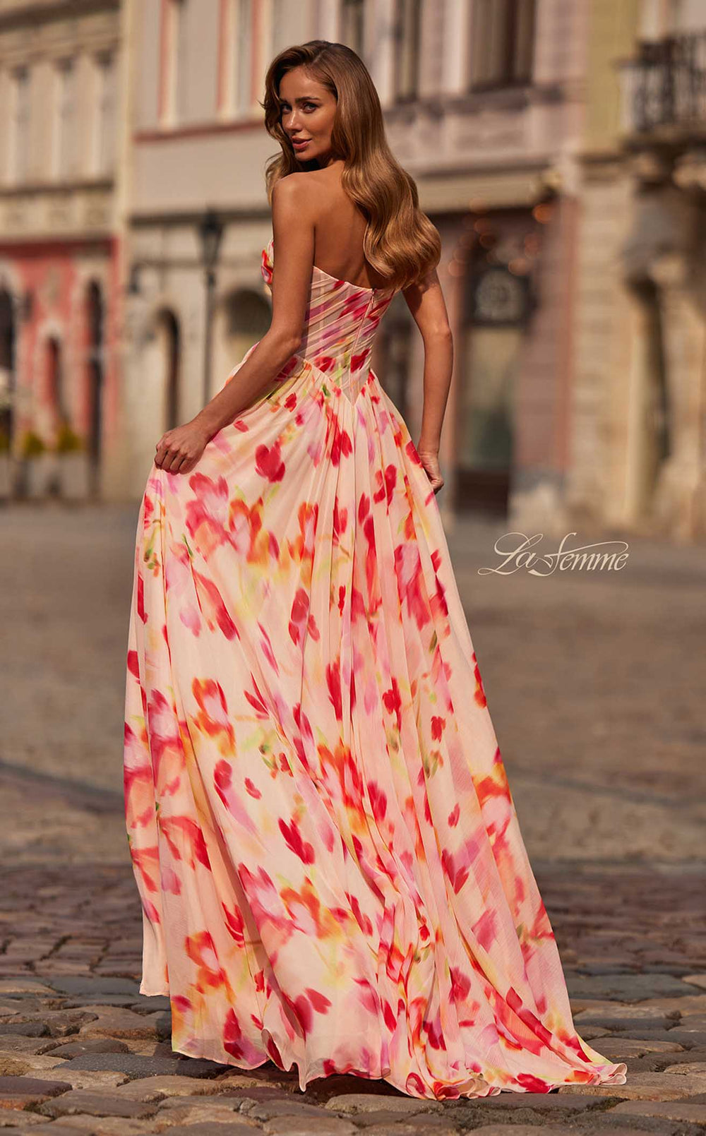 Exquisite La Femme 33404 Dress detail view - VOLAKK