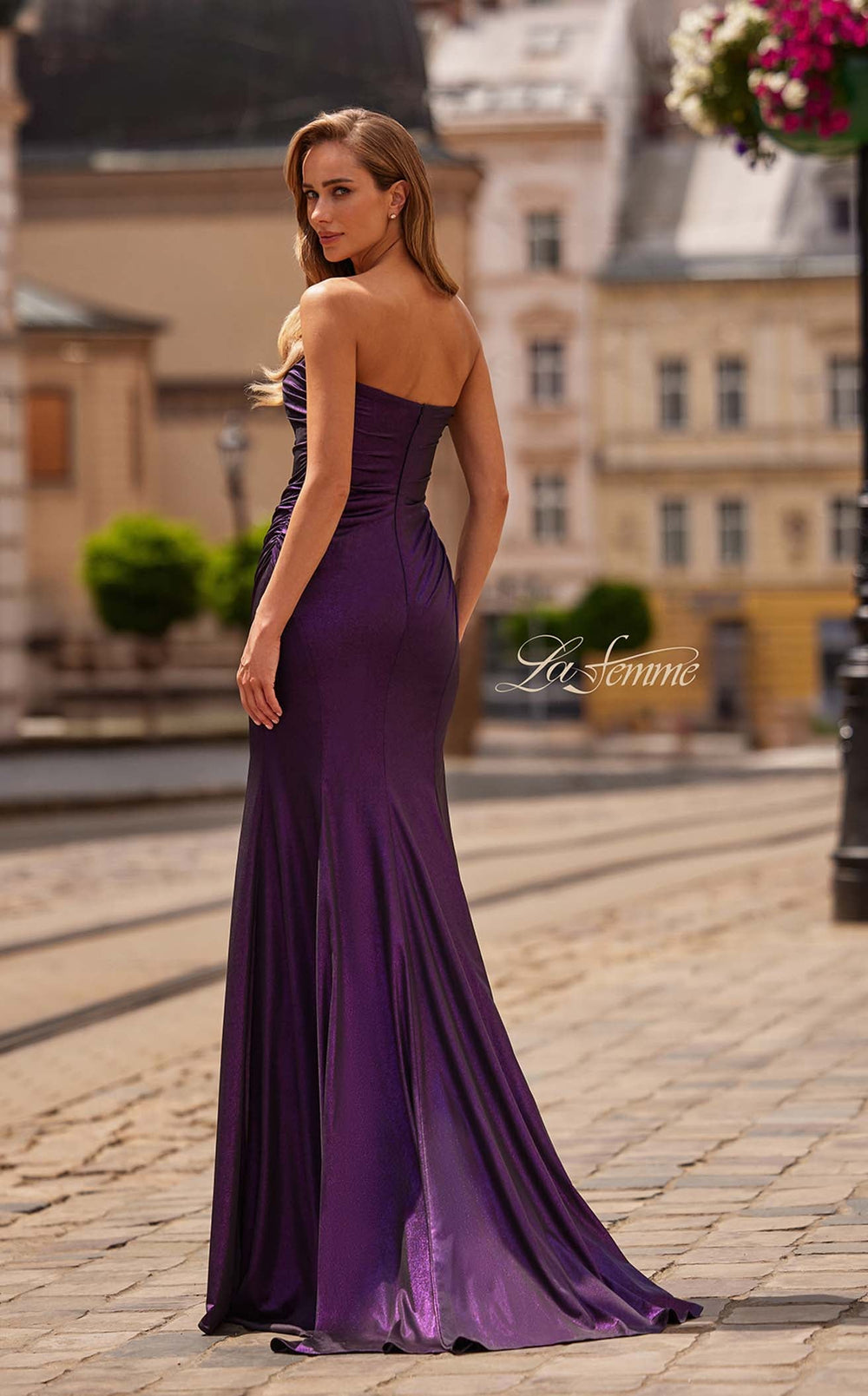 Exquisite La Femme 33424 Dress detail view - VOLAKK