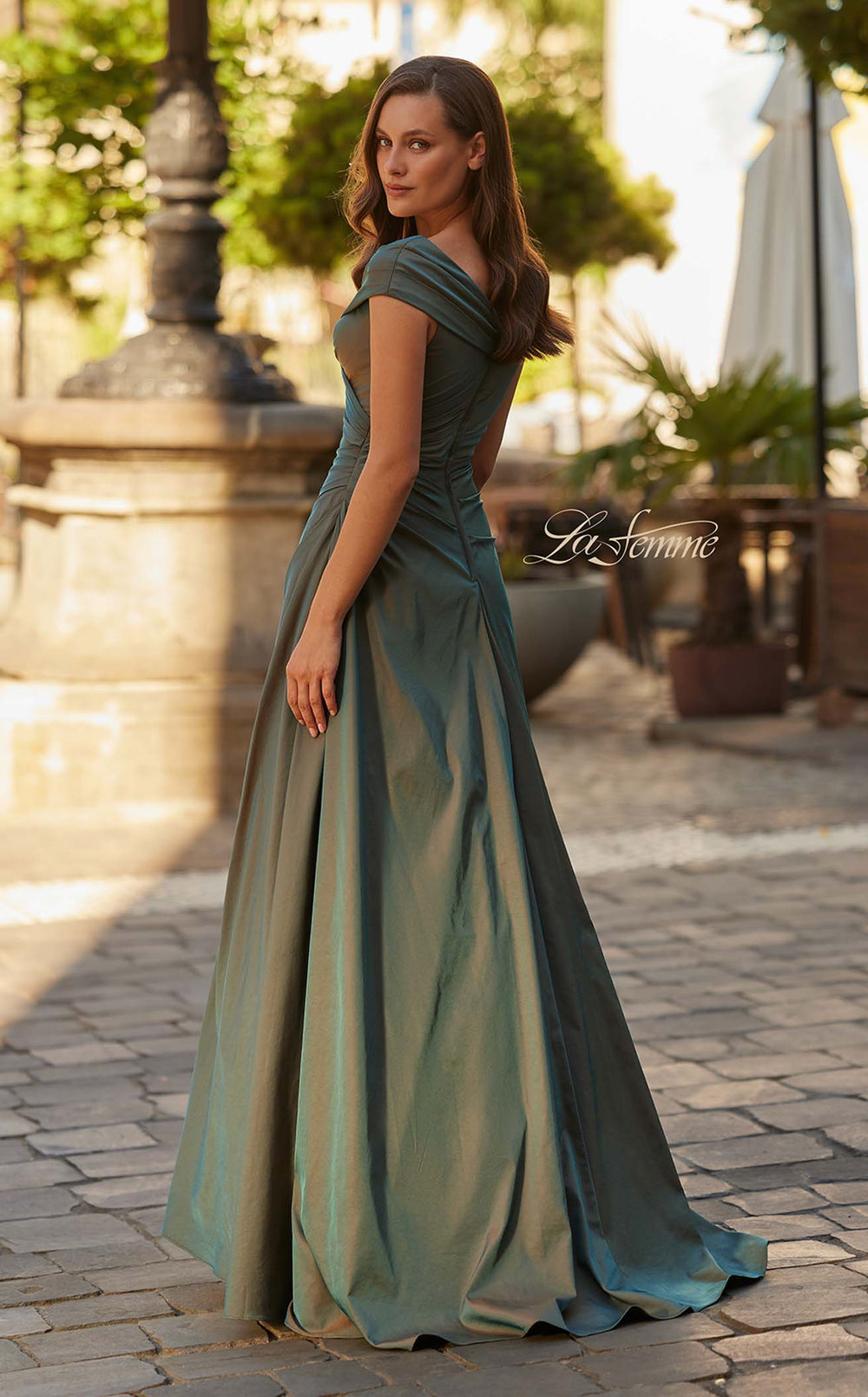 Exquisite La Femme 33446 Dress detail view - VOLAKK