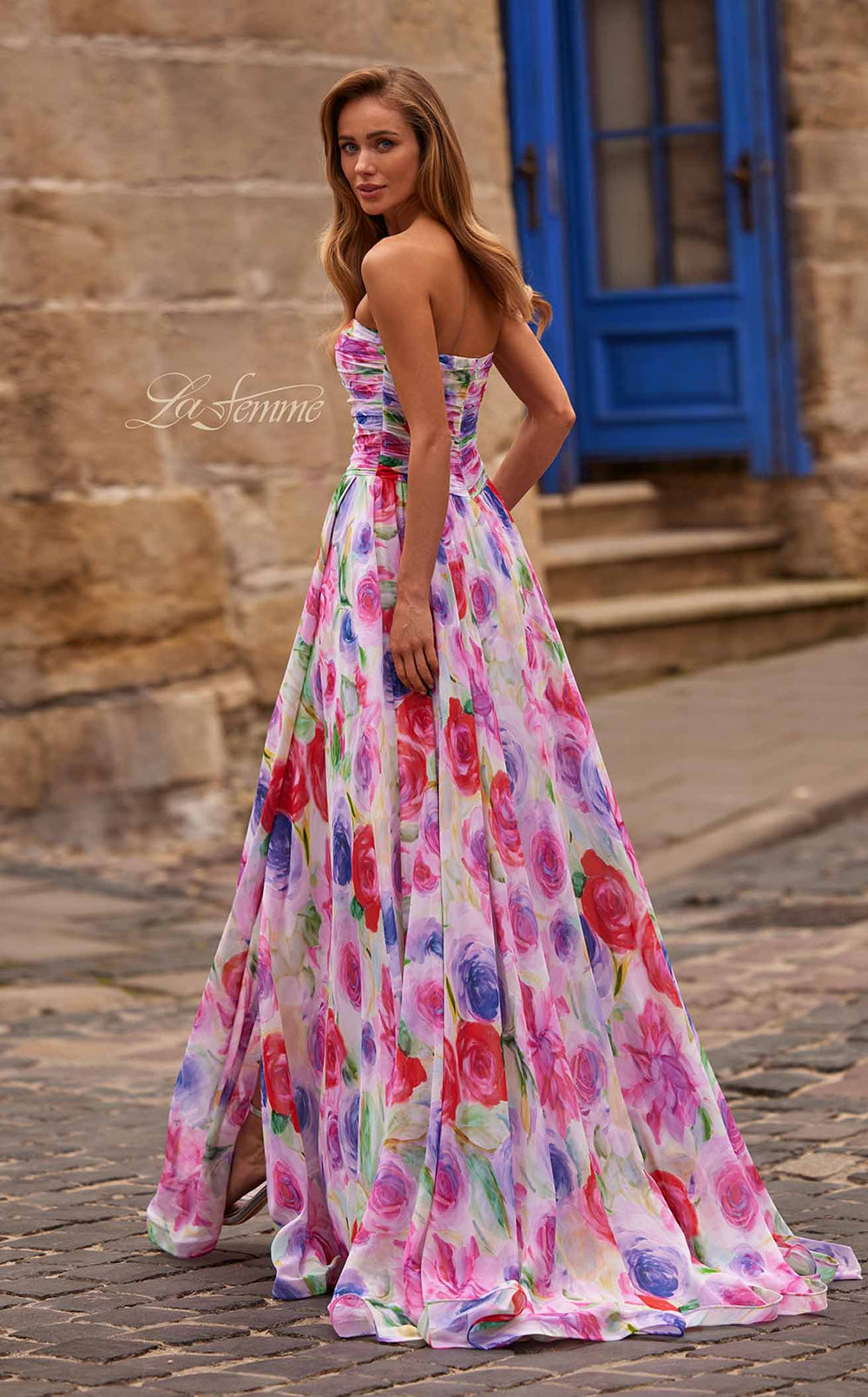 Exquisite La Femme 33487 Dress detail view - VOLAKK