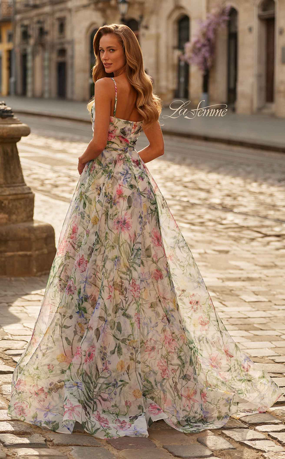 Exquisite La Femme 33516 Dress detail view - VOLAKK