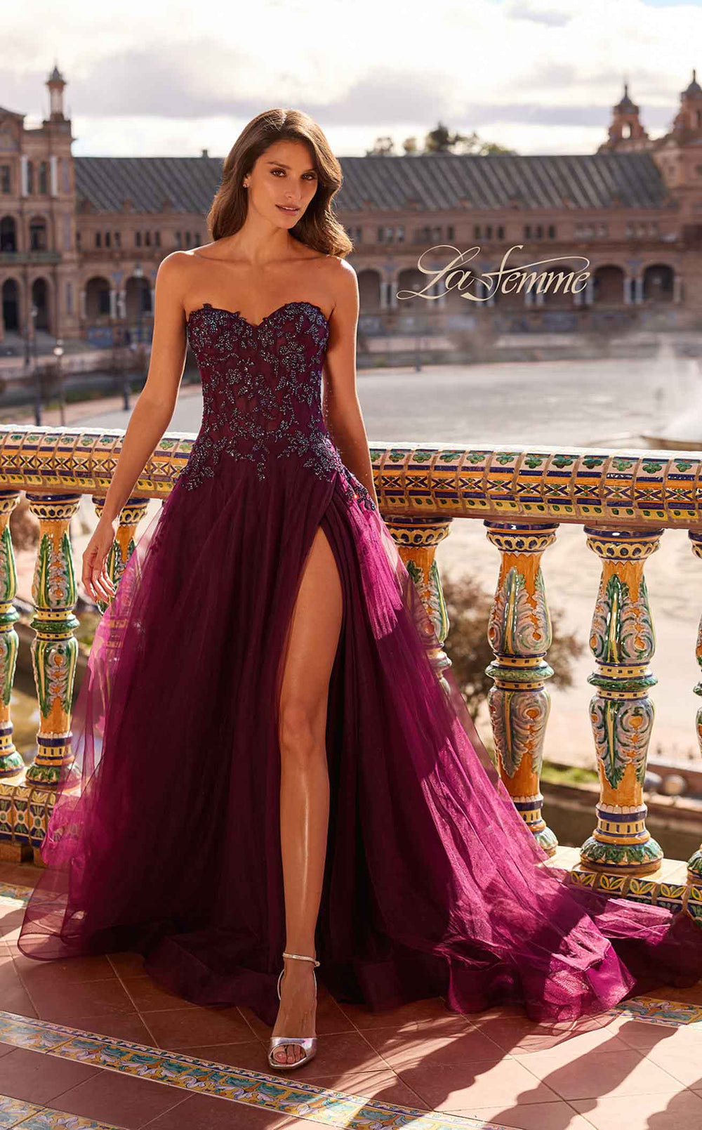 Exquisite La Femme 33551 Dress detail view - VOLAKK