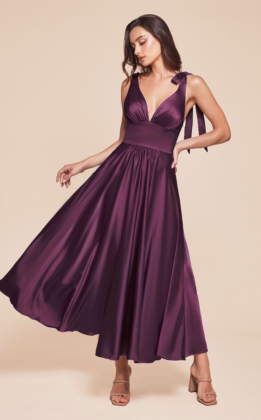 Exquisite Ladivine 7499 Dress detail view - VOLAKK