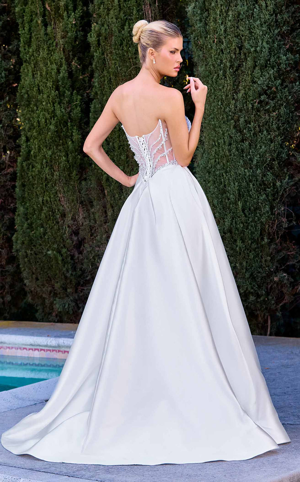 Exquisite Ladivine CD389W Dress detail view - VOLAKK