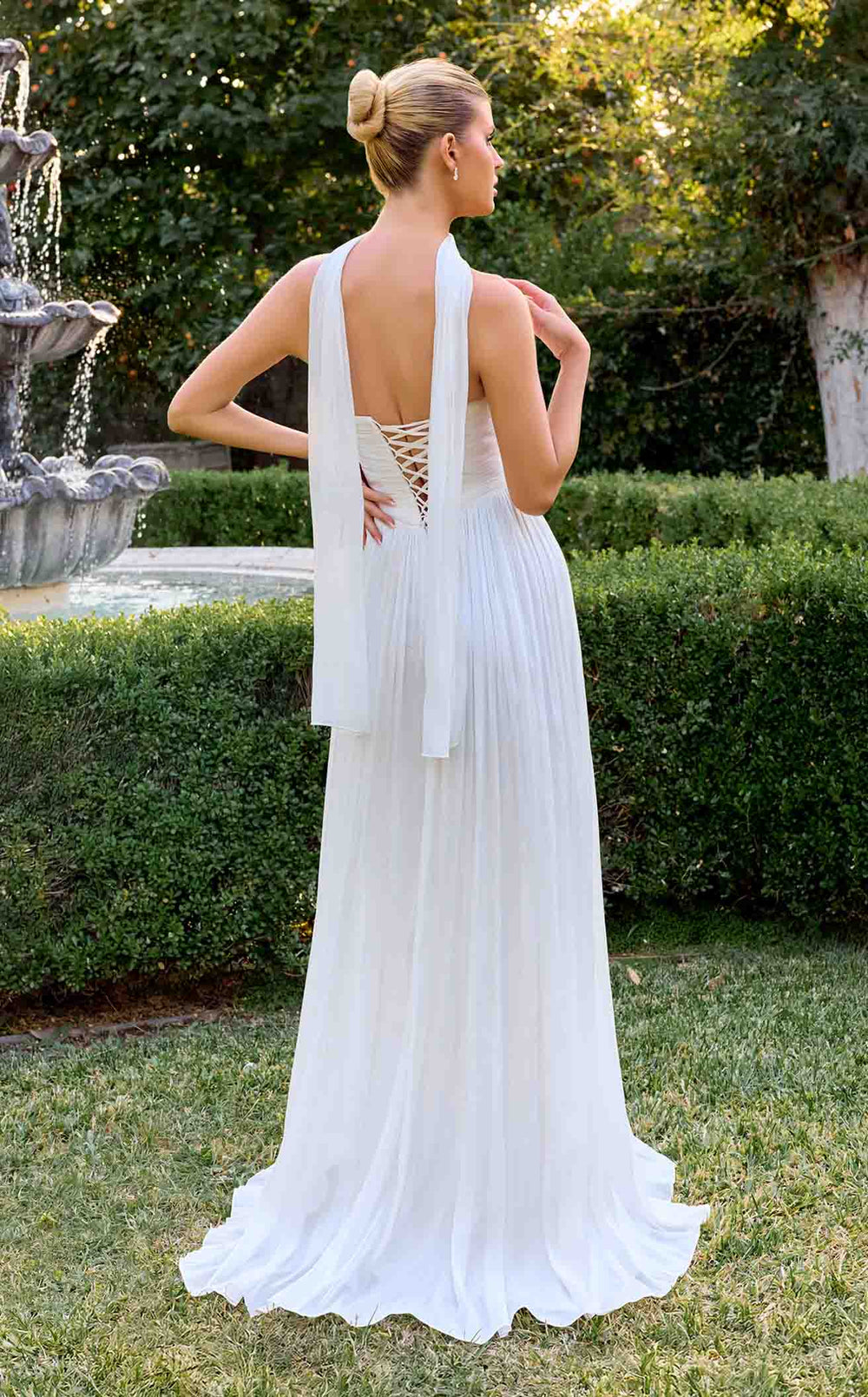Exquisite Ladivine CD410W Dress detail view - VOLAKK