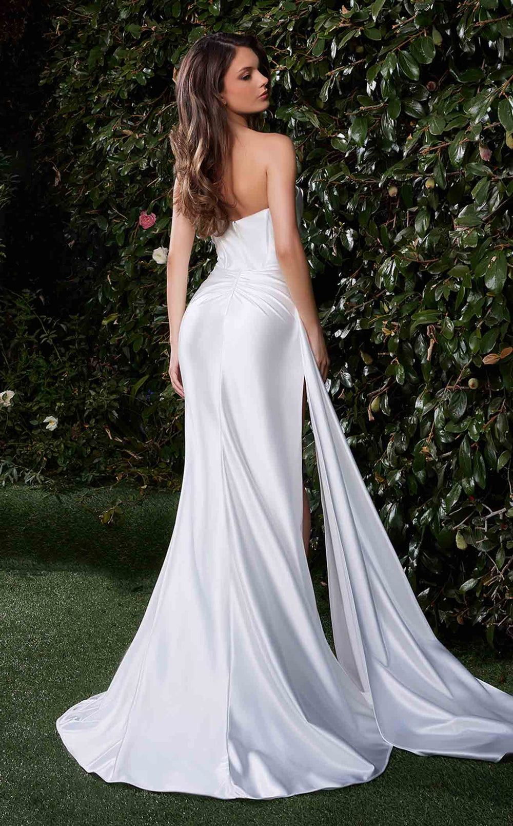 Exquisite Ladivine CDS441W Dress detail view - VOLAKK