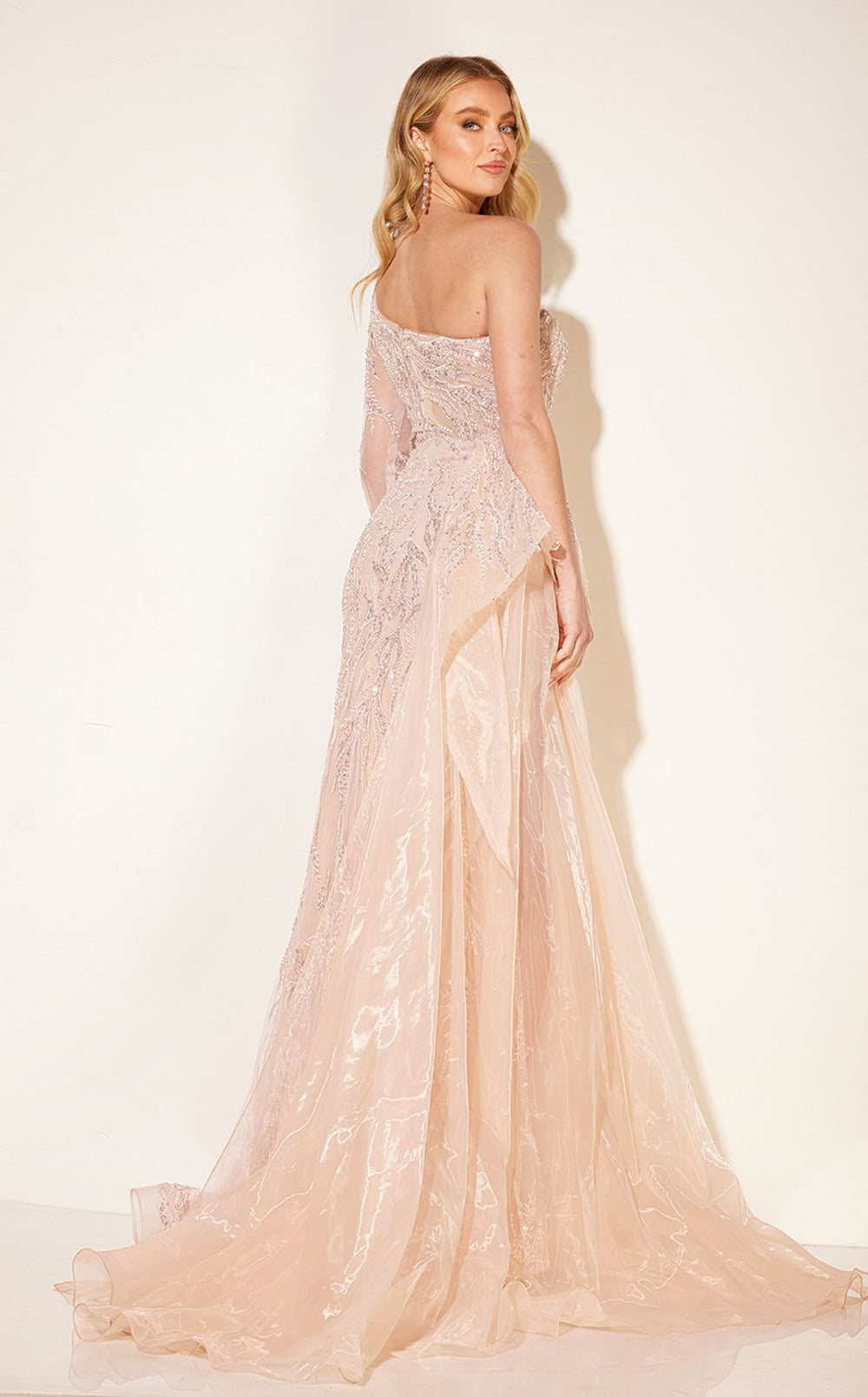 Exquisite Lucci Lu C8036 Dress detail view - VOLAKK