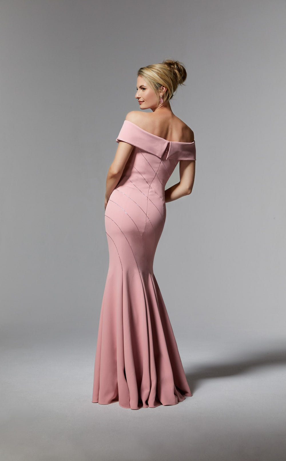 Exquisite MGNY 72918 Dress detail view - VOLAKK