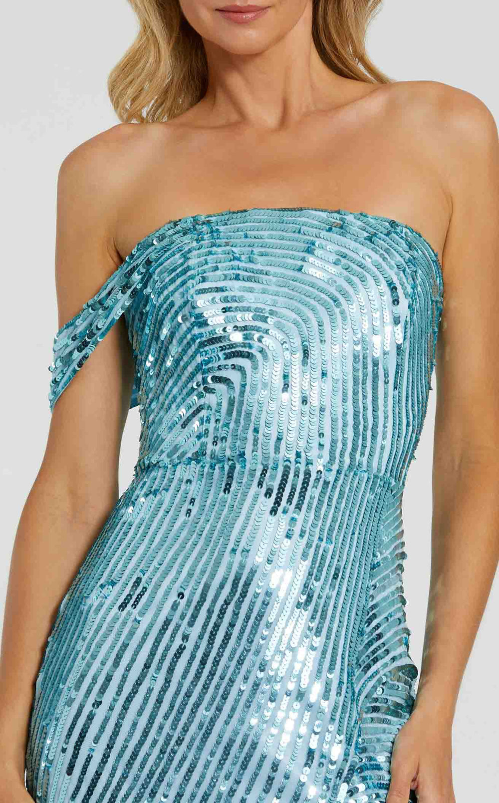 Exquisite Mac Duggal 6072 Dress detail view - VOLAKK