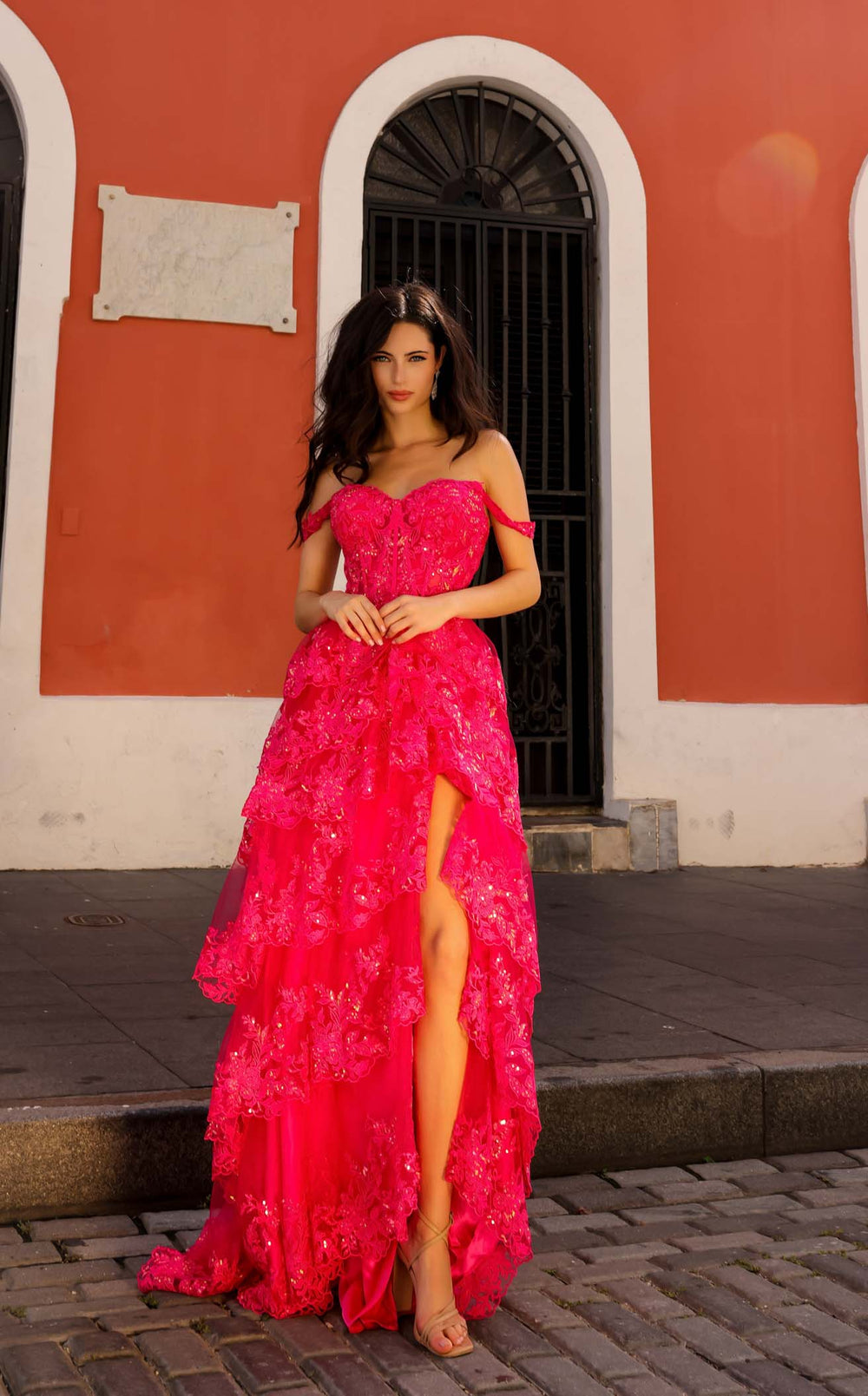 Exquisite Nox Anabel T1335 Dress detail view - VOLAKK