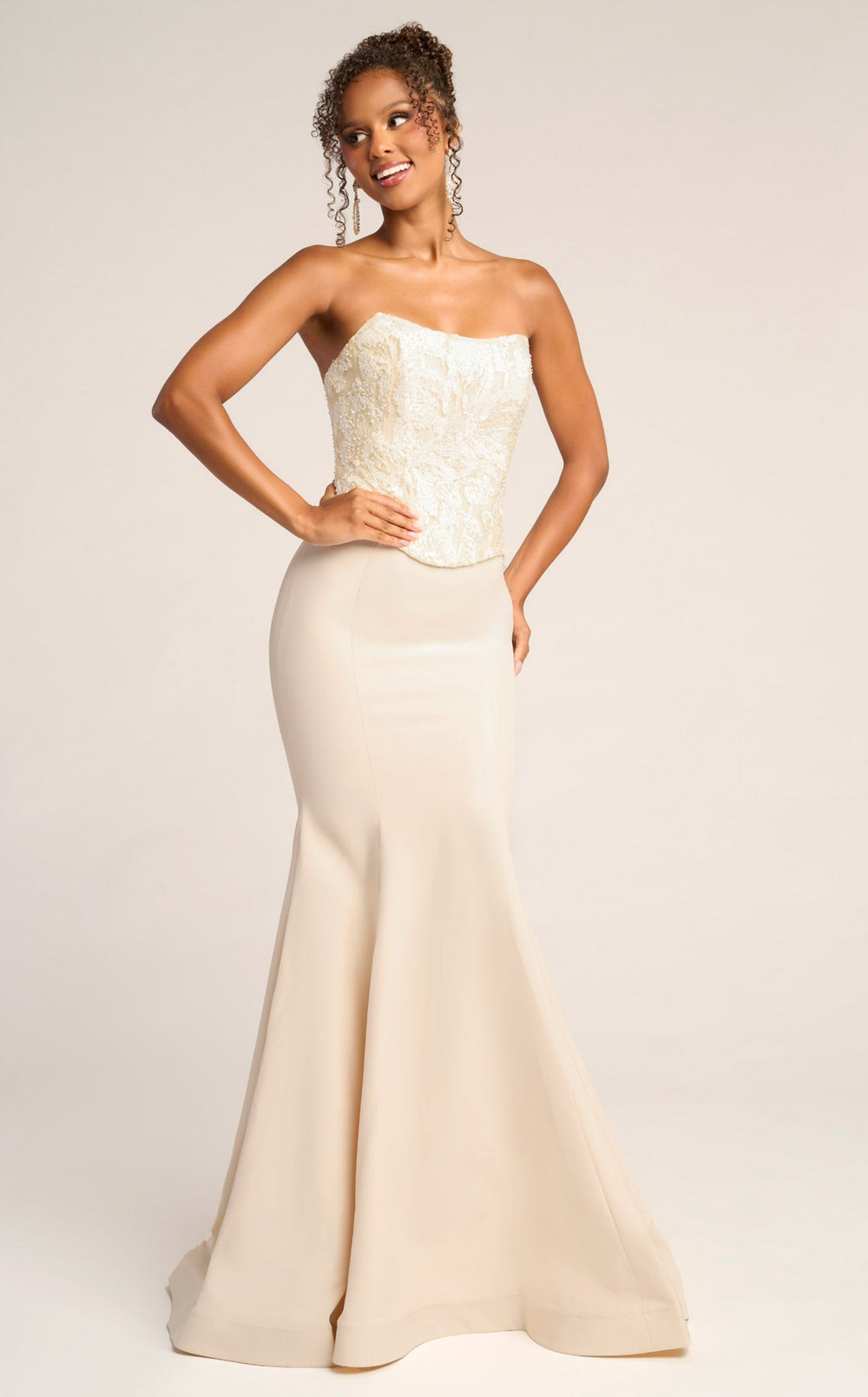 Exquisite Portia and Scarlett PS26092 Dress detail view - VOLAKK