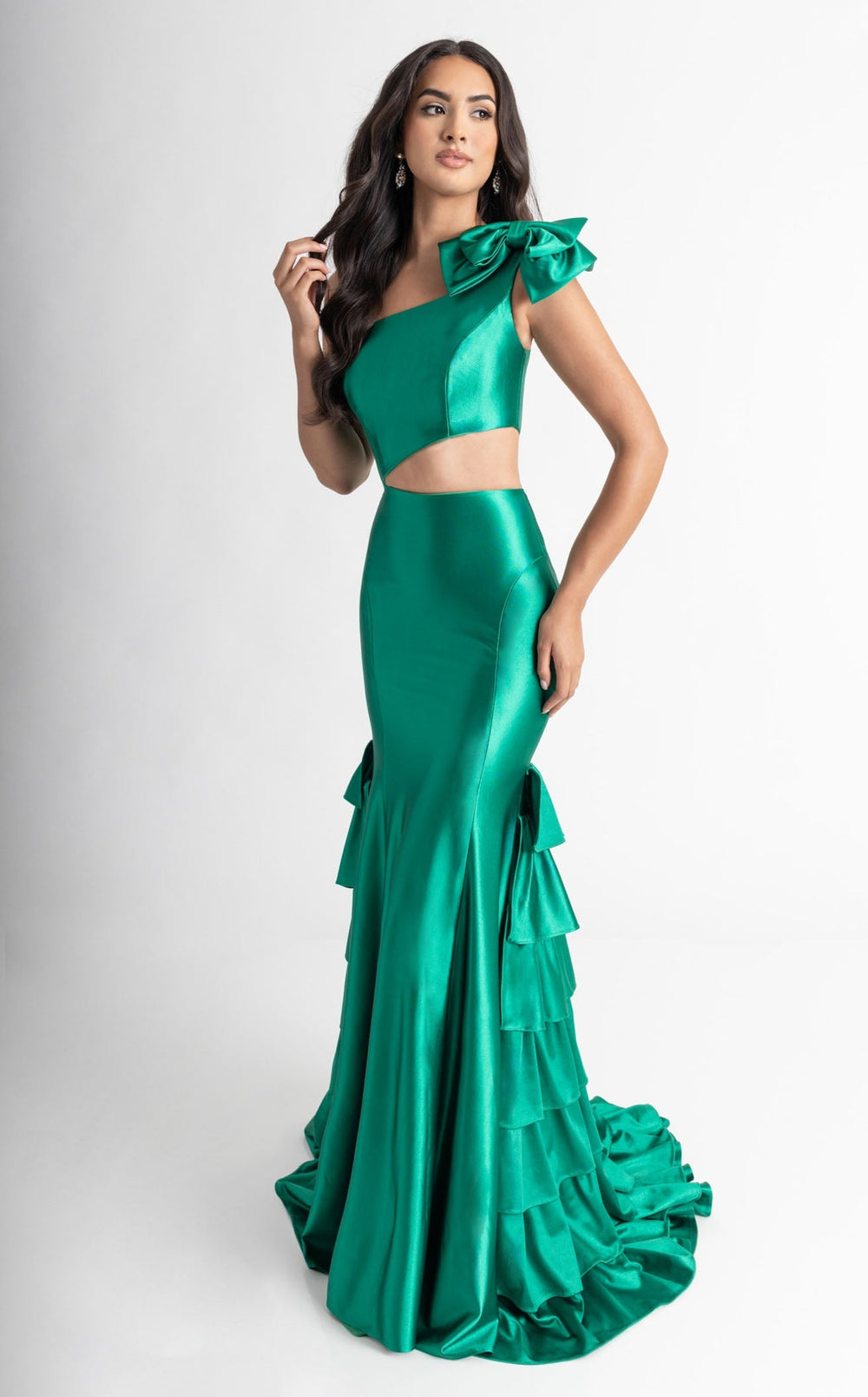 Exquisite Rachel Allan 70976 Dress detail view - VOLAKK