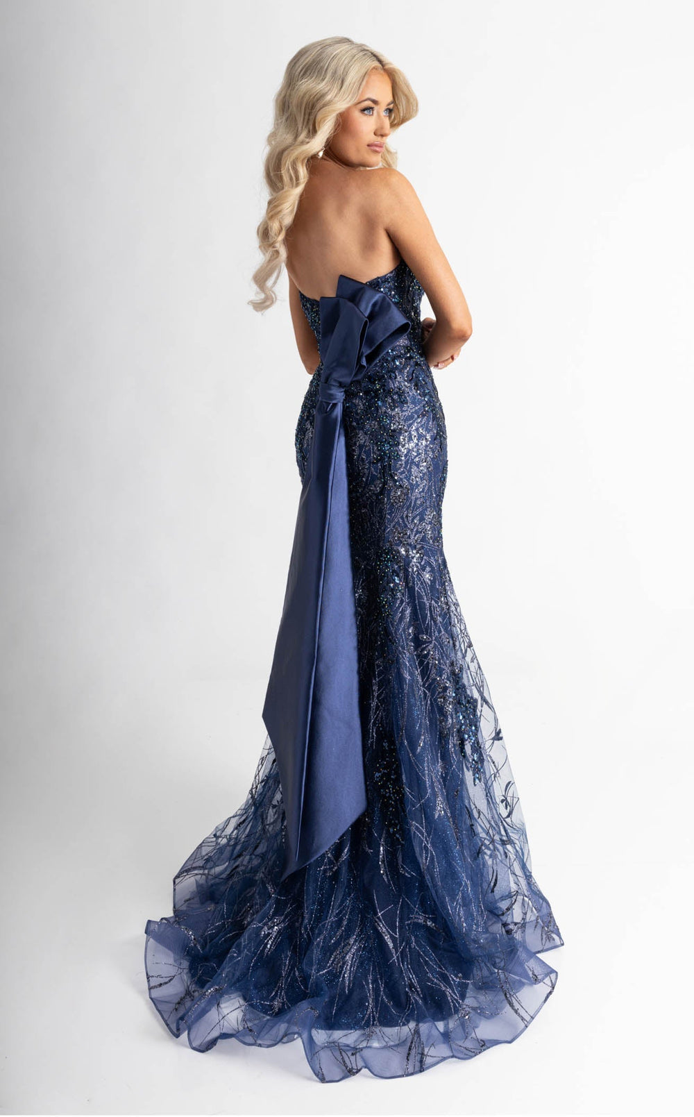 Exquisite Rachel Allan 71008 Dress detail view - VOLAKK
