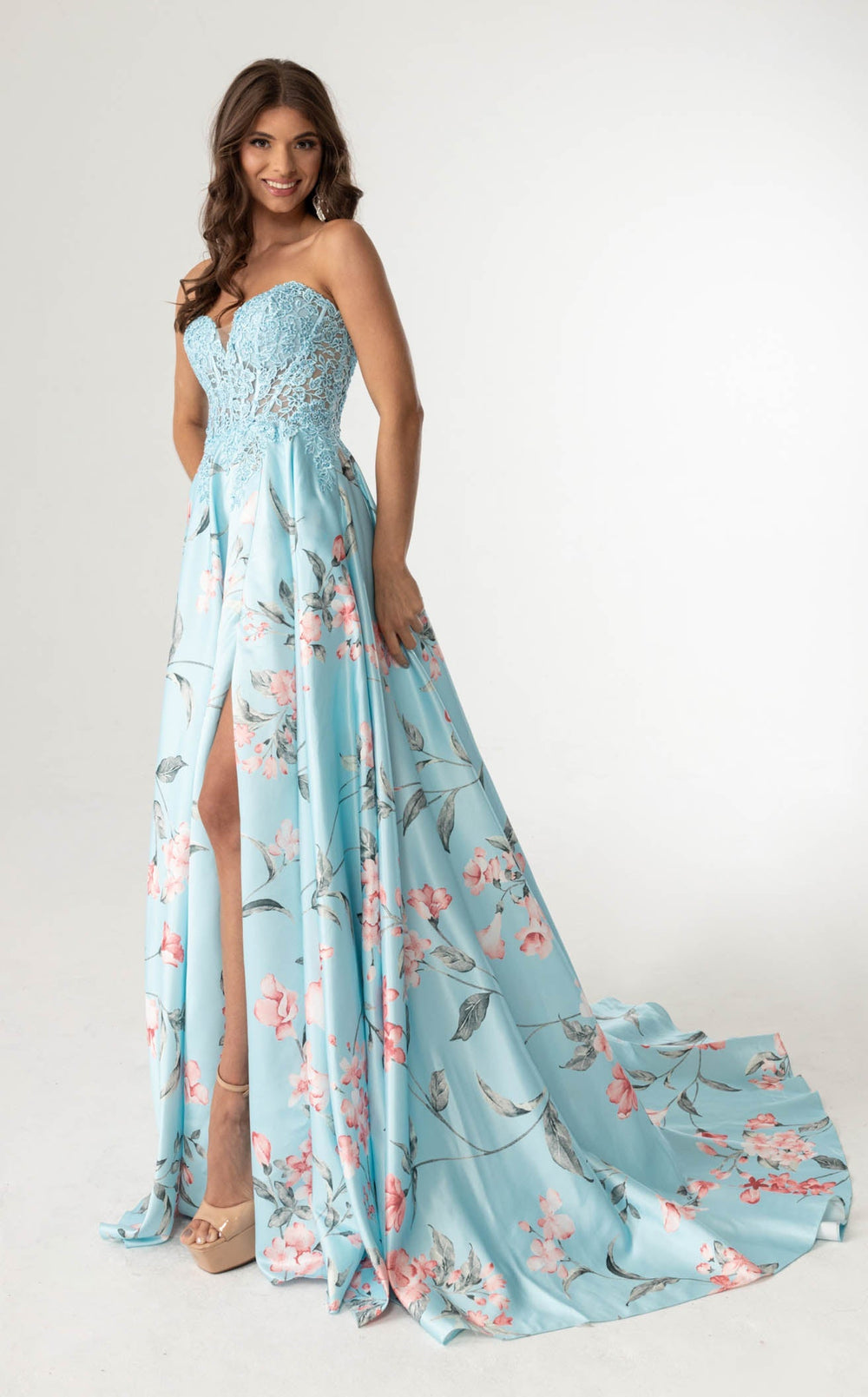 Exquisite Rachel Allan 71031 Dress detail view - VOLAKK