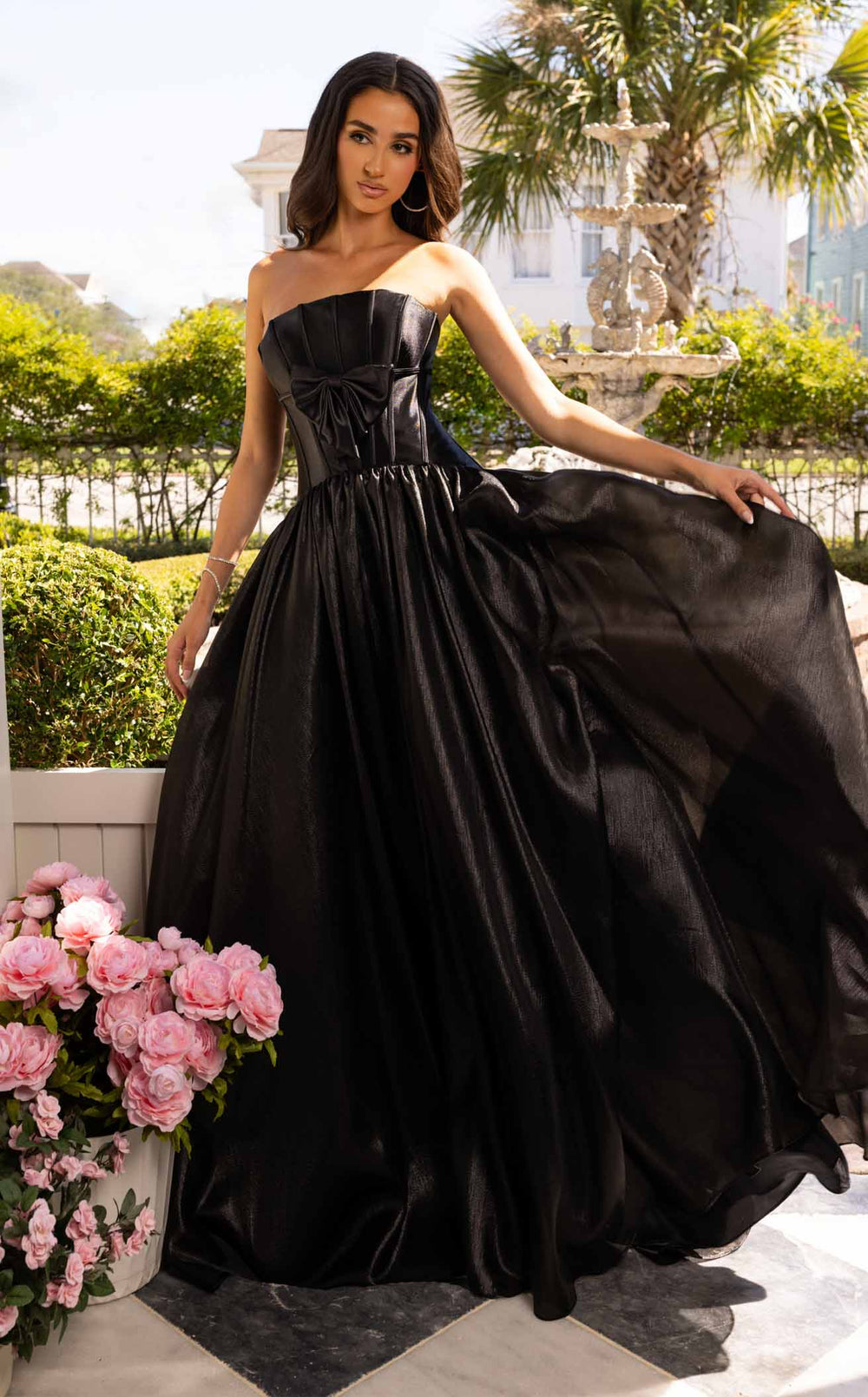 Exquisite Rachel Allan 71060 Dress detail view - VOLAKK