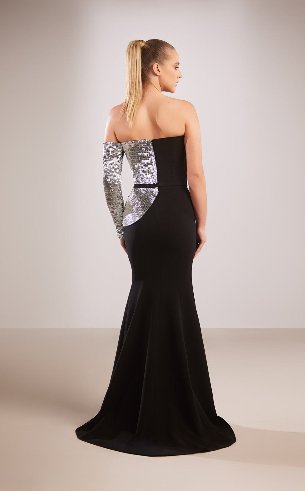 Exquisite Reverie Couture FW190 Dress detail view - VOLAKK