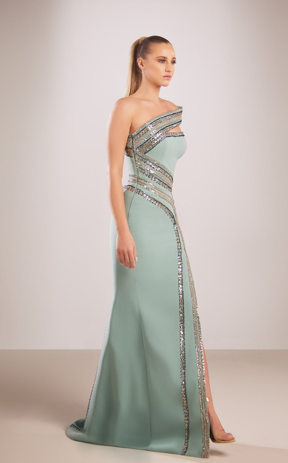 Exquisite Reverie Couture FW214 Dress detail view - VOLAKK