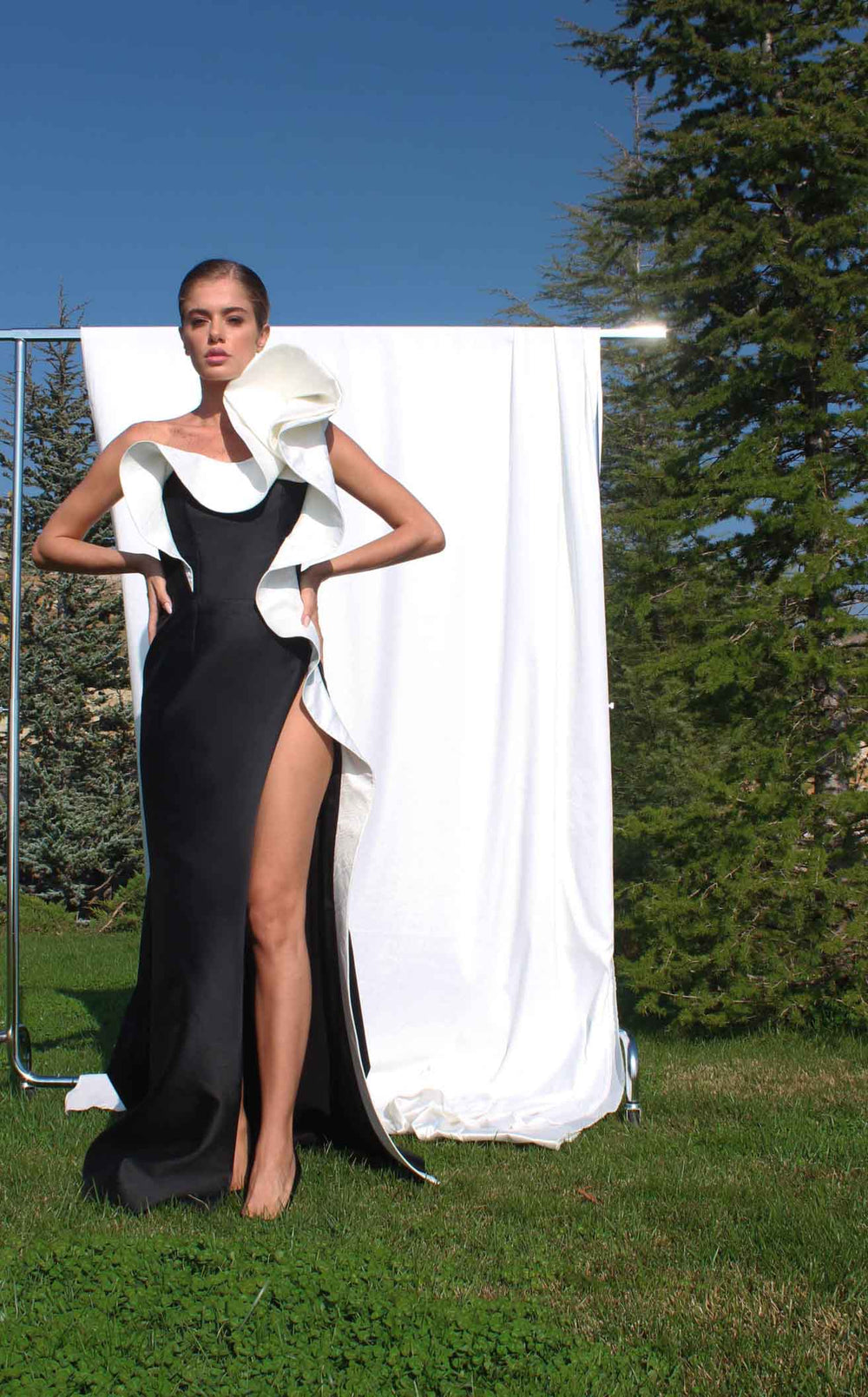 Edward Arsouni Couture SS599 Dress details - VOLAKK