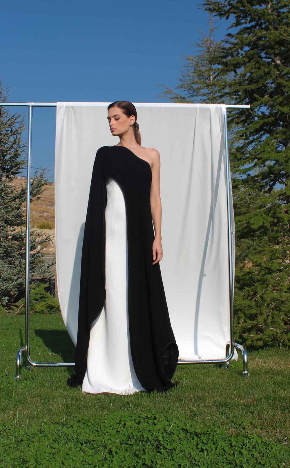 Edward Arsouni Couture SS601 Dress details - VOLAKK