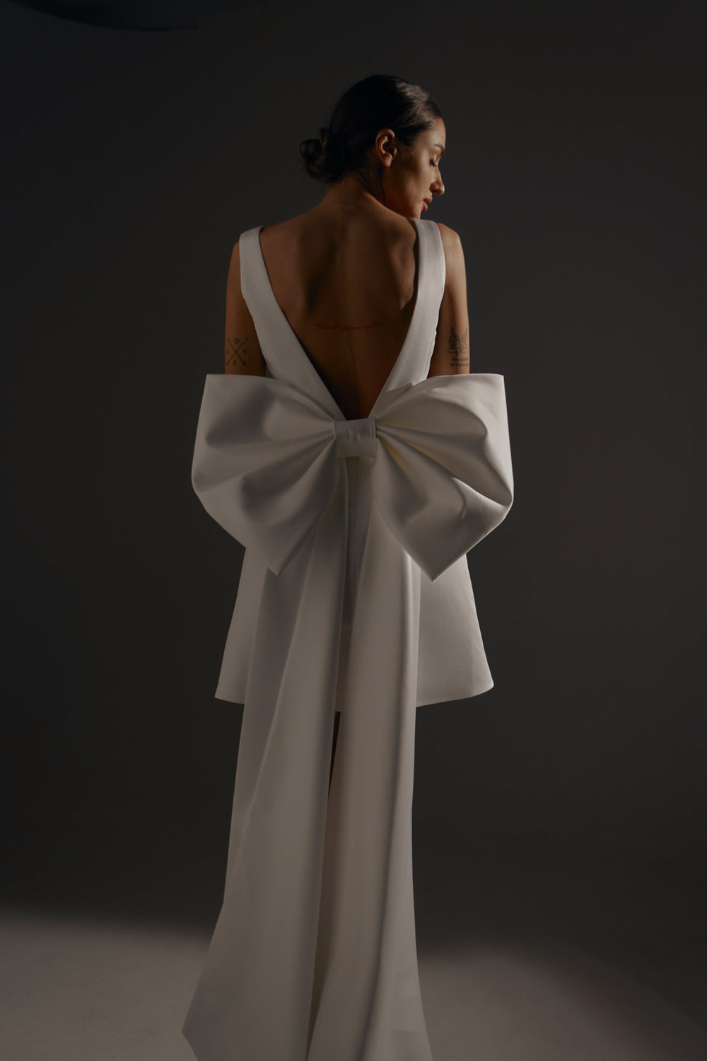 Exquisite Light ivory Short Wedding Dress Tofa with Huge Bow detail view - VOLAKK