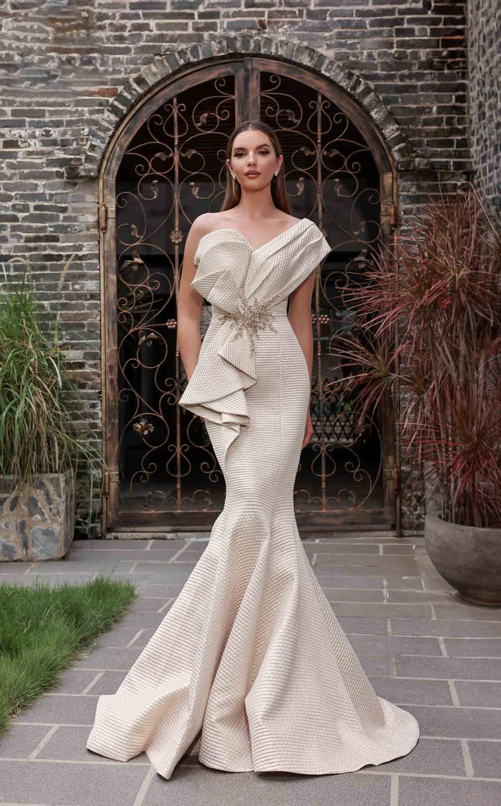 Exquisite Terani 251e4201 Dress detail view - VOLAKK
