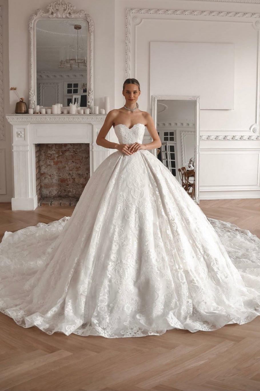 Lace Ball Gown Elmi - VOLAKK